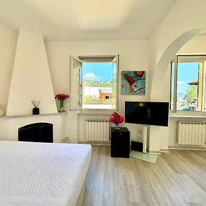 farmers-rooms.hotelitalianriviera.com/